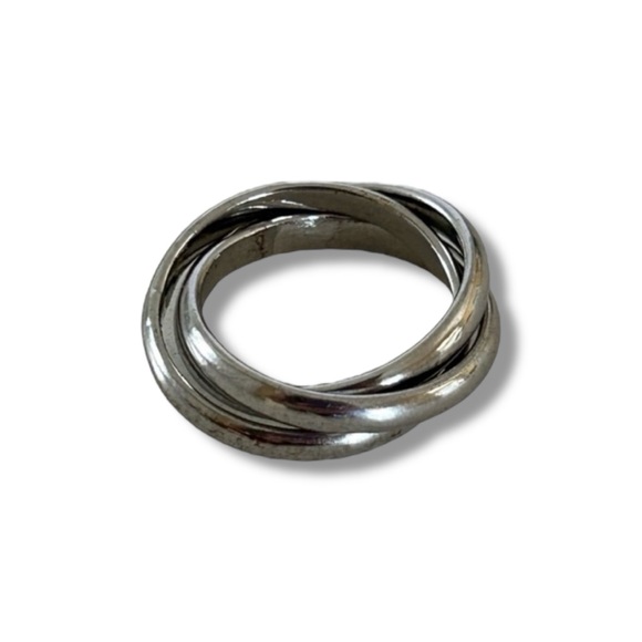 Silver Interlocked Wrap Ring by Urban Outfitters - Picture 2 of 14